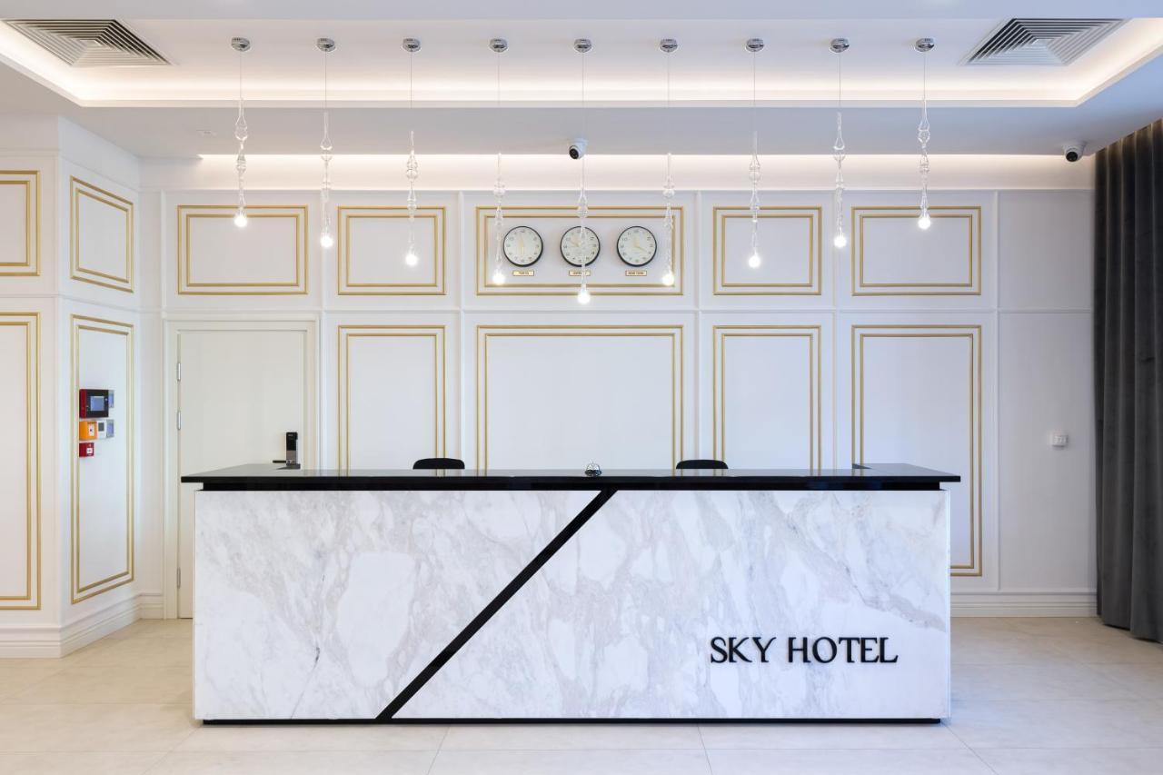 Sky Hotel Краків Екстер'єр фото