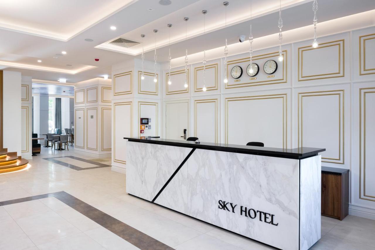 Sky Hotel Краків Екстер'єр фото